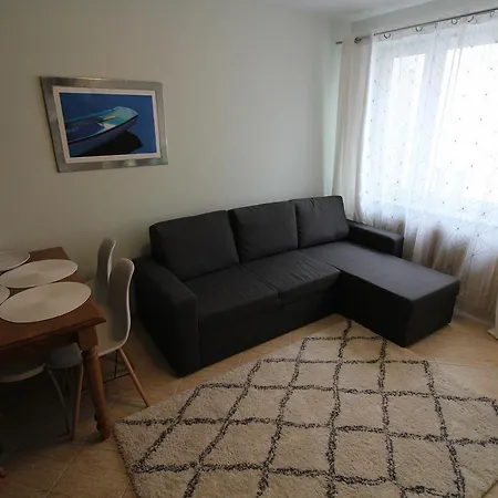 Apartament Przy Promenadzie I Blisko Plazy - Apartment An Der Promenade Und In Strandnaehe Apartman